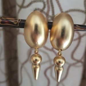 VTG Erwin Pearl matte gold finished earrings